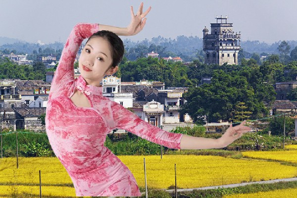 蒲梦枫获得观城镇炫舞世家老师，大姐头的踪迹