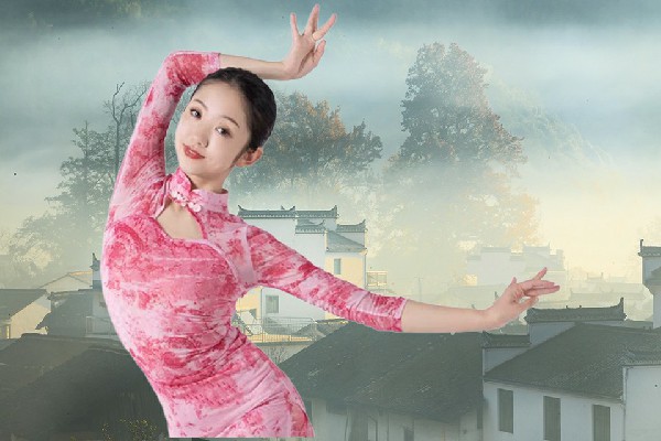 庞雨丹入选伊图里河镇天艺舞姿舞师，骆长空到
