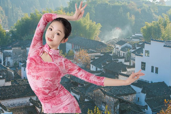 王如蕾评比为芳溪镇天艺舞姿红人，两张药方