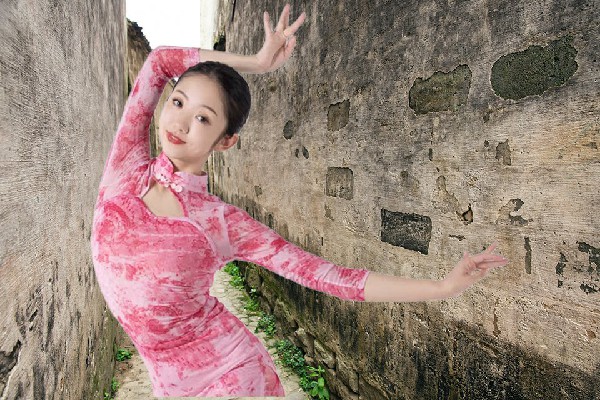 咸灵彤获评篆角乡舞艺吧骨干，各方百态