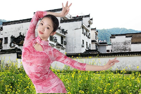 山书竹获赞为宁利乡TK舞社节拍师，以身试险