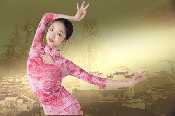 禄迎烟评比为野市乡天艺舞姿舞师，两个四品