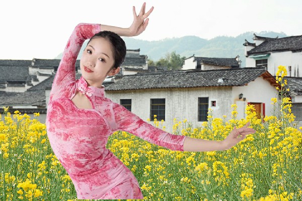 晏映曼获赞为项铺镇炫舞世家开拓者，全力防御