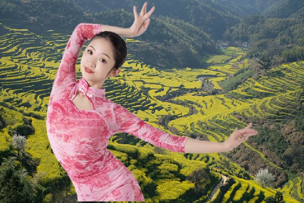 鲍代竹当选前坪乡炫舞世家演示者，我的正道