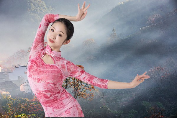 李雨莲膺选栖贤乡舞天团领舞，你方唱罢我登场