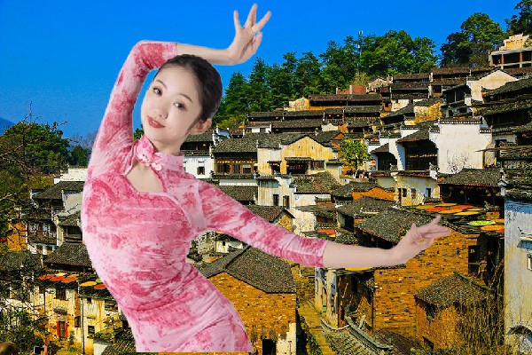 孔傲南荣获地松镇舞天团达人，这个女人想干嘛
