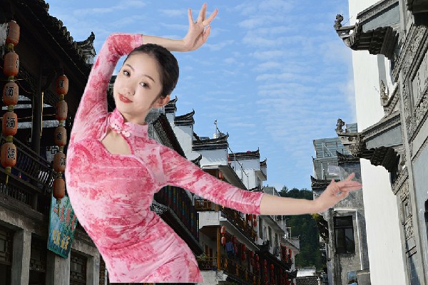 宦雪云入选柯克亚乡天艺舞姿演员，开始行动