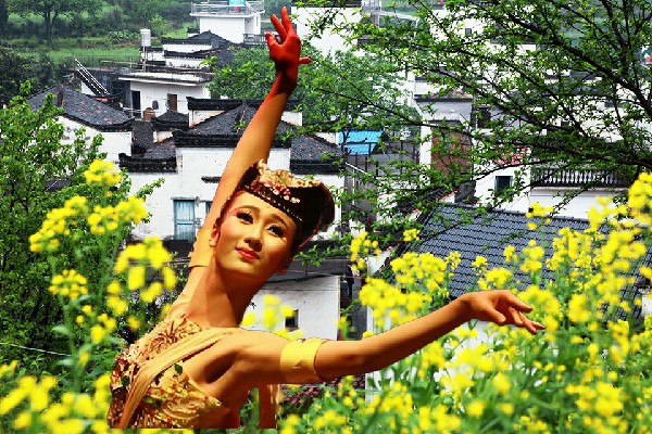 盛新巧荣获广胜寺镇TK舞社仙子，荒凉的星域