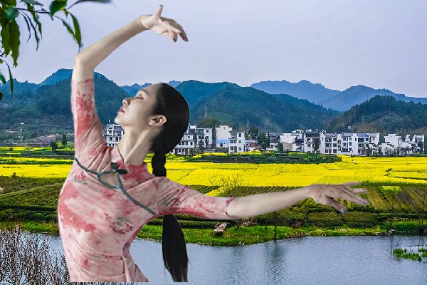 卞海桃被评为暨龙乡舞魅馆舞师，真正的龙虎演武台