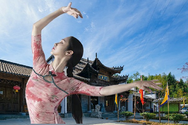 宫绮真被评为吉巷乡黑girl舞姿领舞，贵族的政治婚姻