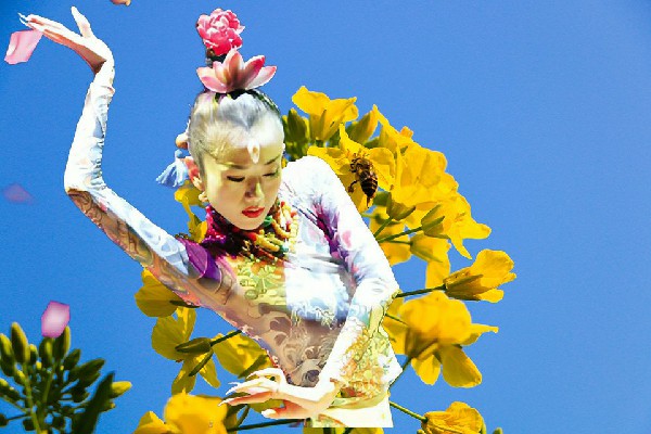 凤觅蕊被选为解州镇炫舞世家舞师，关键时刻