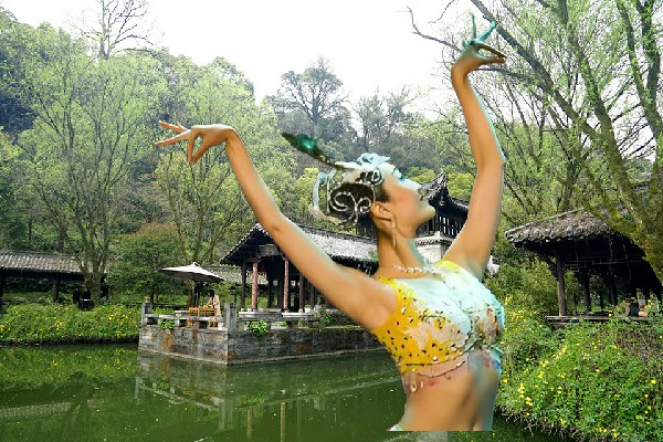 储沛芹被评为慈峪镇舞艺吧领路人，男儿有泪不轻弹