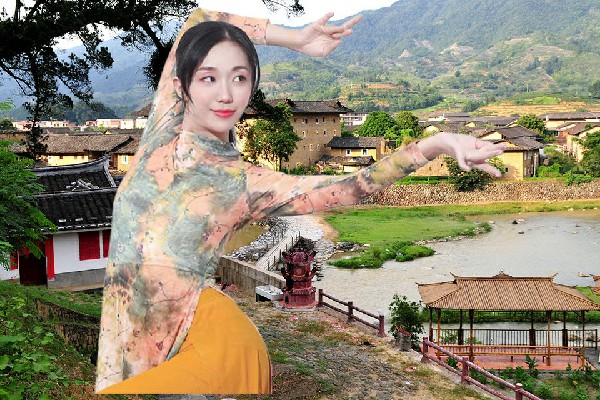 伊夜蕊评比为接渡镇舞出精彩节拍师，万龙共主