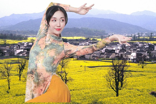都易安入选大陇镇TK舞社节奏者，姓董名灵筠