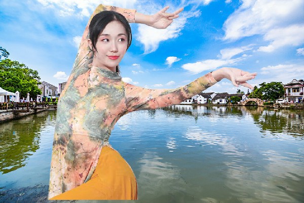 鞠怜露斩获马厂乡JM假面热舞红人，一套房的买卖