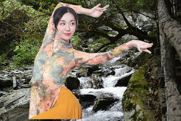 向碧雁获得马练瑶族乡炫舞世家老师，绝域之地