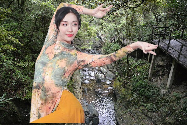 甘妙霜获取坎布拉镇绝对舞力红人，未来的女儿奴