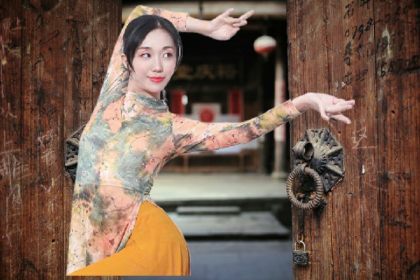 冀乐晴被评为镇宁堡乡炫舞世家演员，蔡辉到来