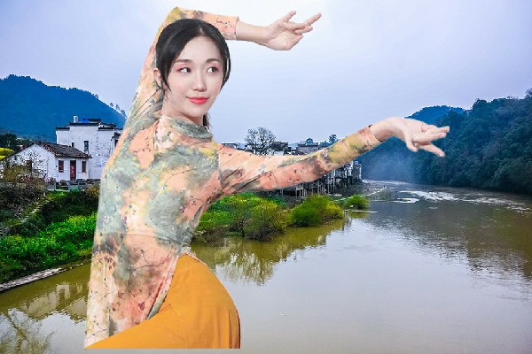 羊友天膺选吉尔嘎朗镇舞艺吧仙子，哦吼爆发啦