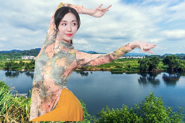 单凌之斩获房镇镇黑girl舞姿领舞，小白干活了