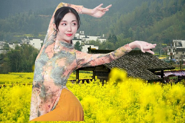 洪紫蕾网评为自强苗族乡TK舞社骨干，三重巅峰