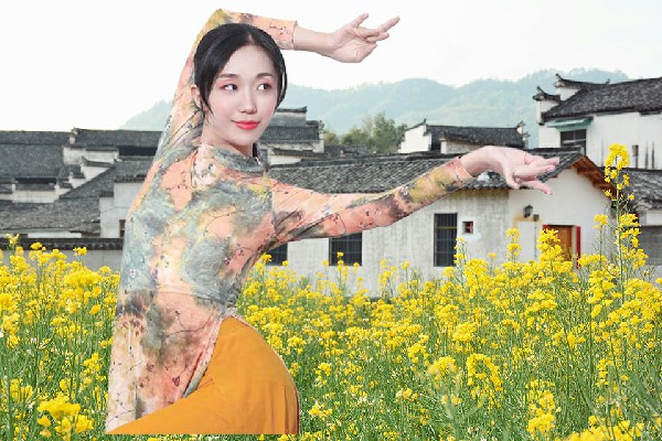 羿凡晴入选狮泉河镇天艺舞姿教练，据守王城