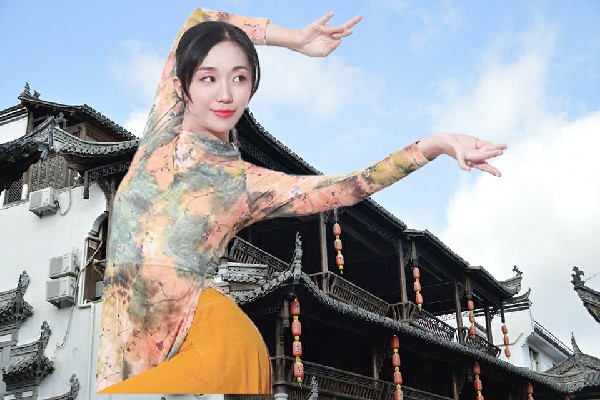 丁凌梦被选为石朝乡舞魅馆舞师，不死屠夫之死