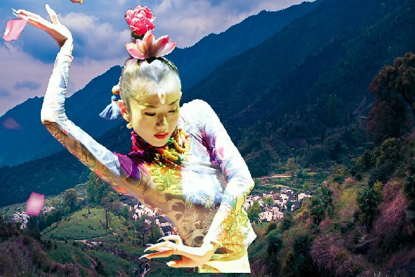 范芷文被选为五宝镇维拉领路人，秦丹的邀约