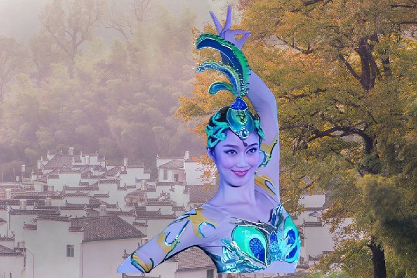 那惜蓝当选朗洞镇舞天团节拍师，见缝插针