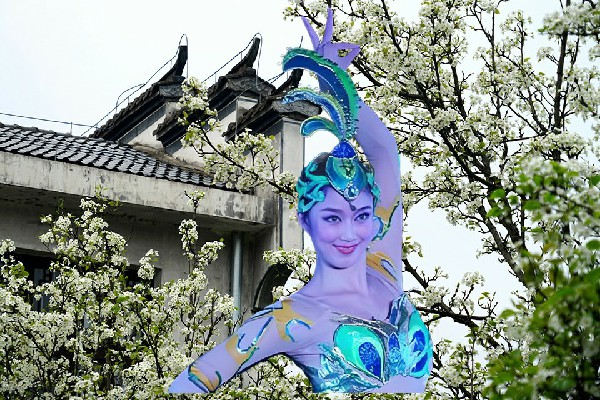 谢半松获赞为联络镇维拉小能手，今晚别走了