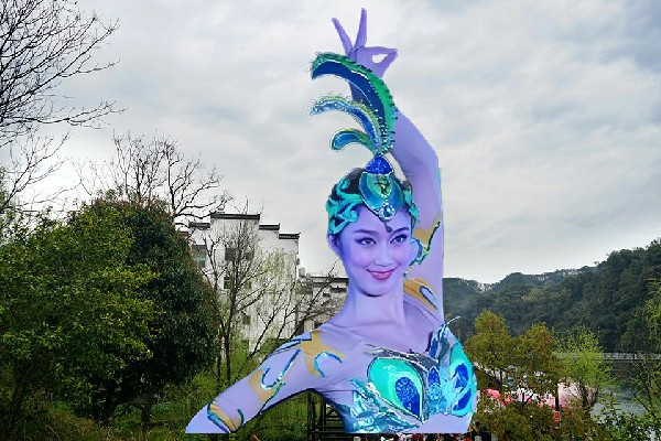 钮曼雪获评太白河镇国色优舞老师，牛人厉振生