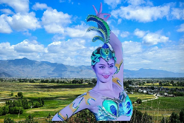 芮小柔获赞为东茗乡春光小能手，被抓走的战神