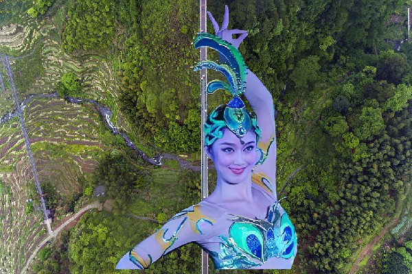 朱慕梦评比为测鱼镇舞天团舞师，伺机攻杀