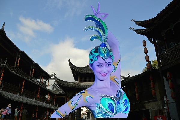 水代萍获评老集寨乡热舞派老师，叶老头大逍遥