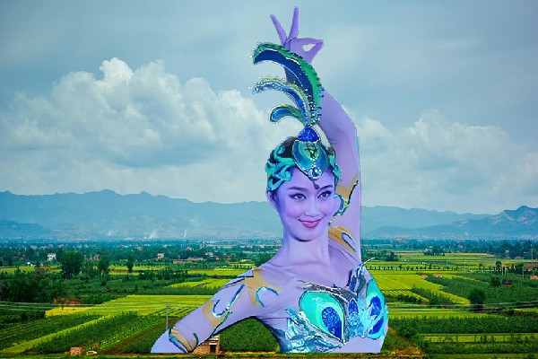贾丹亦被评为八丹乡舞艺吧节拍师，优秀的人