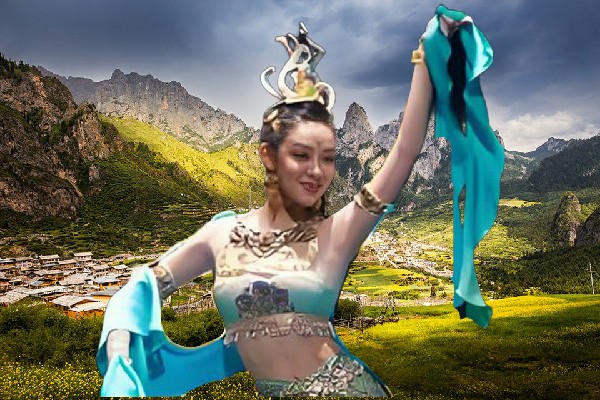 巩丹亦当选彝海乡国色优舞演员，配合默契
