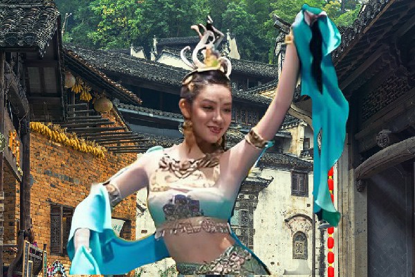 金香梅网评为金羊镇维拉演员，昏君做派